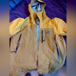 Arcteryx Men’s ski jacket
